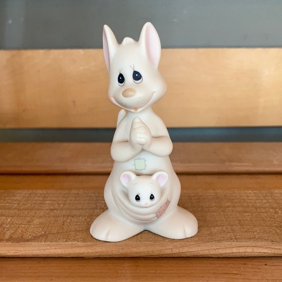 Enesco Other - Vintage 1988 ENESCO Precious Moments Kangaroo and Joey “Hello World” 521175
